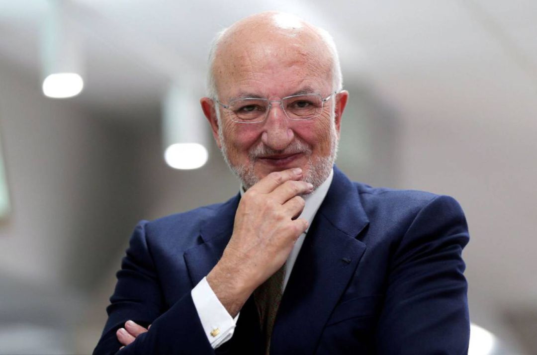 El presidente de Mercadona, Juan Roig, posa para los medios gráficos tras presentar los resultados económicos de la compañía correspondientes al ejercicio de 2018 y las previsiones de 2019 El presidente de Mercadona, Juan Roig, posa para los medios gráficos tras presentar los resultados económicos de la compañía correspondientes al ejercicio de 2018 y las previsiones de 2019