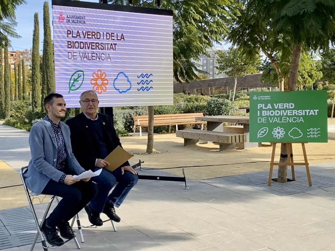 El alcalde de València, Joan Ribó, ha presentado este jueves junto al concejal de Ecología Urbana, Sergi Campillo, el nuevo plan verde de la ciudad El alcalde de València, Joan Ribó, ha presentado este jueves junto al concejal de Ecología Urbana, Sergi Campillo, el nuevo plan verde de la ciudad