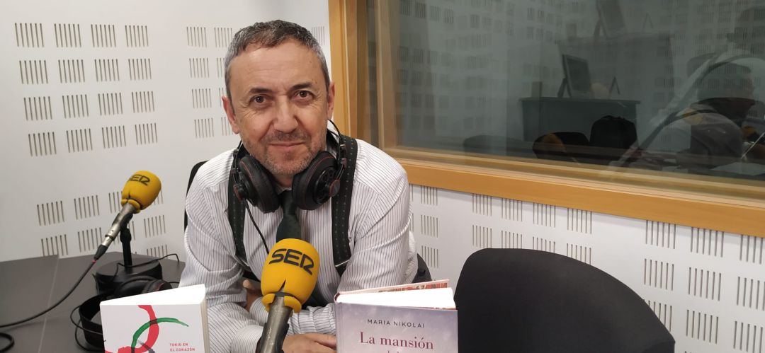 Chema Contreras nos presenta en el Rincón Literario 'Tokio en el corazón'. Chema Contreras nos presenta en el Rincón Literario 'Tokio en el corazón'.