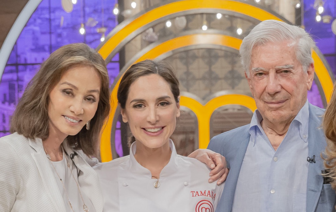 Tamara Falcó, Isabel Presyler y Mario Vargas Llosa en la final de 'MasterChef Celebrity 4' Tamara Falcó, Isabel Presyler y Mario Vargas Llosa en la final de 'MasterChef Celebrity 4'