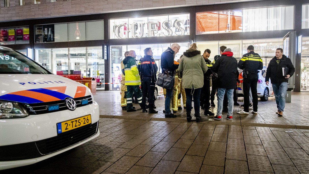 Tres menores heridos tras un apuñalamiento múltiple en la zona comercial de La Haya