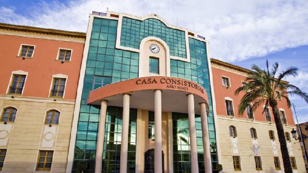 El PP denuncia que el PSOE mintió cuando prometió bonificaciones a pensionistas y familias numerosas de Los Alcázares