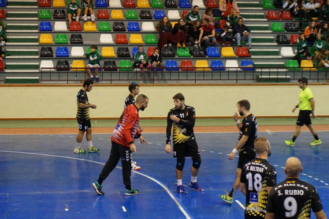 El Bm. Elda - C.E.E. echará mano del juego solidario para ganar al Mislata El Bm. Elda - C.E.E. echará mano del juego solidario para ganar al Mislata