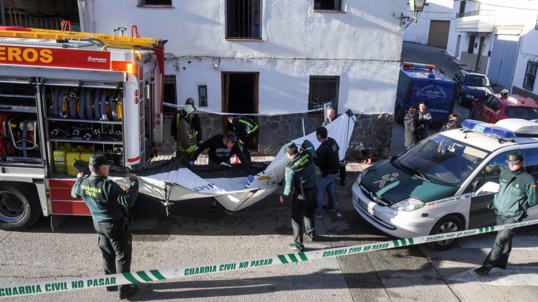 Tres personas de la misma familia mueren en Granada en el incendio de su vivienda