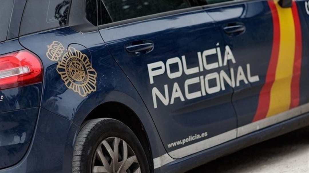 Detenido un hombre por golpear a su pareja hasta dejarla inconsciente delante del bebé de ambos