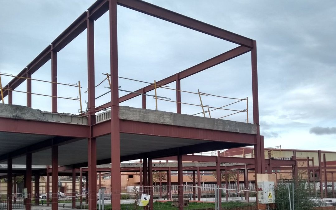 Paradas las obras del 2º IESO de Alovera (Guadalajara). La consejería de Educación inicia expediente de rescisión de contrato con la empresa que las ejecutaba, Vialterra Infraestructuras.: Otro contratiempo más para el 2º IESO de Alovera Paradas las obras del 2º IESO de Alovera (Guadalajara). La consejería de Educación inicia expediente de rescisión de contrato con la empresa que las ejecutaba, Vialterra Infraestructuras.: Otro contratiempo más para el 2º IESO de Alovera