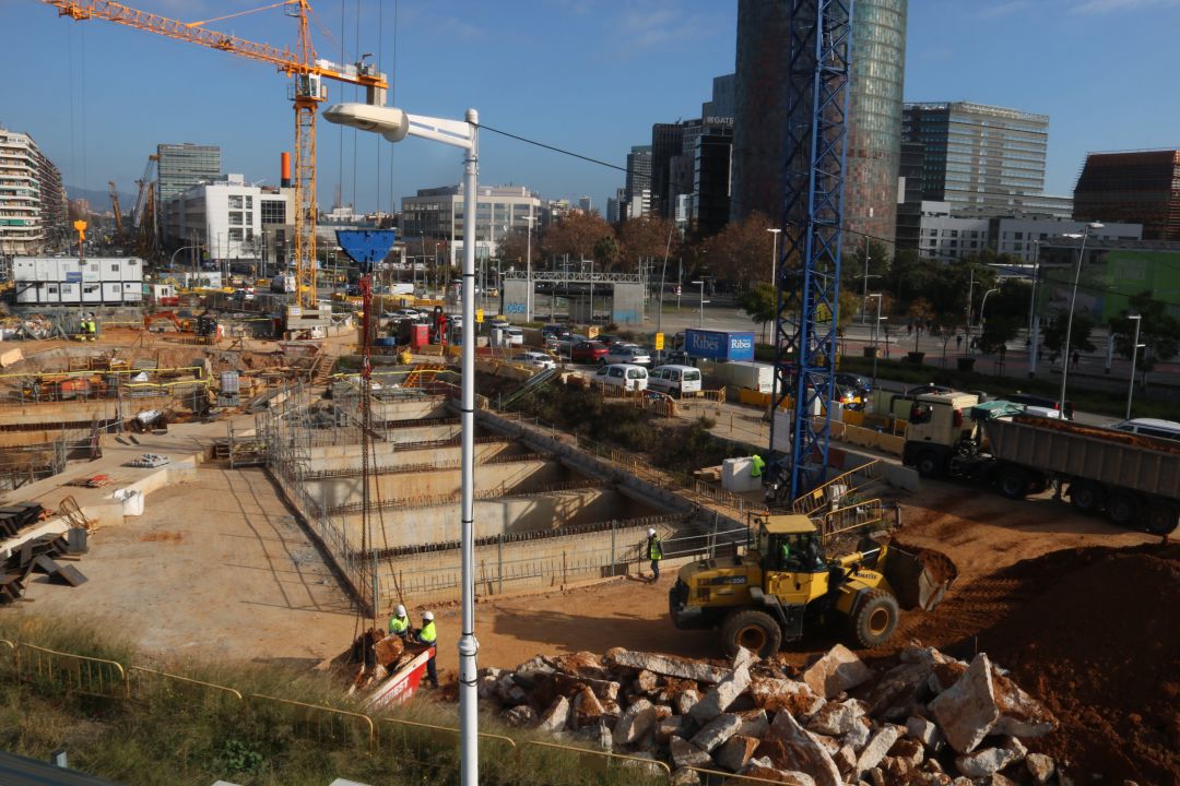 Obres a la plaça de les Glòries Obres a la plaça de les Glòries