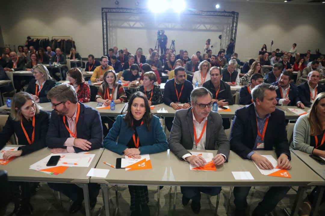 Inés Arrimadas, José Manuel Villegas y otros dirigentes de Ciudadanos en la reunión del Consejo General. Inés Arrimadas, José Manuel Villegas y otros dirigentes de Ciudadanos en la reunión del Consejo General.