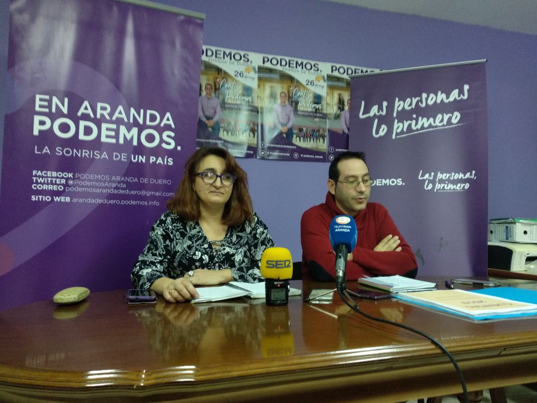 Mª Àngeles Pizarro y Andrés Gonzalo, concejales de Podemos en el Ayuntamiento de Aranda de Duero Mª Àngeles Pizarro y Andrés Gonzalo, concejales de Podemos en el Ayuntamiento de Aranda de Duero