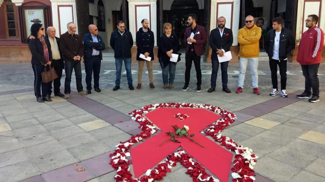 Lorca homenaje por primera vez a las víctimas del Sida