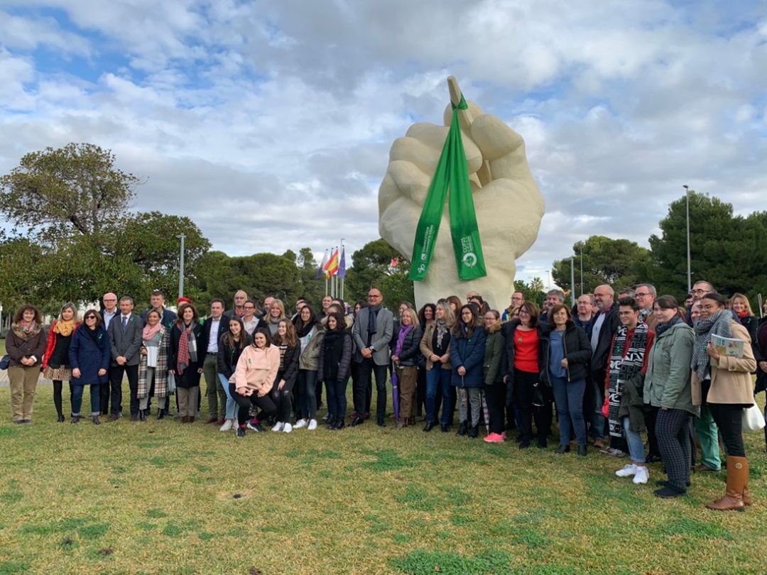 La comunidad universitaria se ha concentrado esta mañana contra el cambio climático. La comunidad universitaria se ha concentrado esta mañana contra el cambio climático.