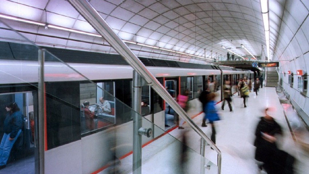 El "black friday" movió más gente en Metro Bilbao que el 8M y el Athletic