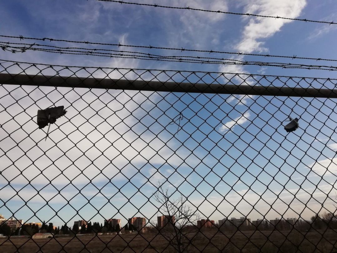 Destrozan el memorial ciudadano de la cárcel de Carabanchel dos días después de instalarlo Destrozan el memorial ciudadano de la cárcel de Carabanchel dos días después de instalarlo