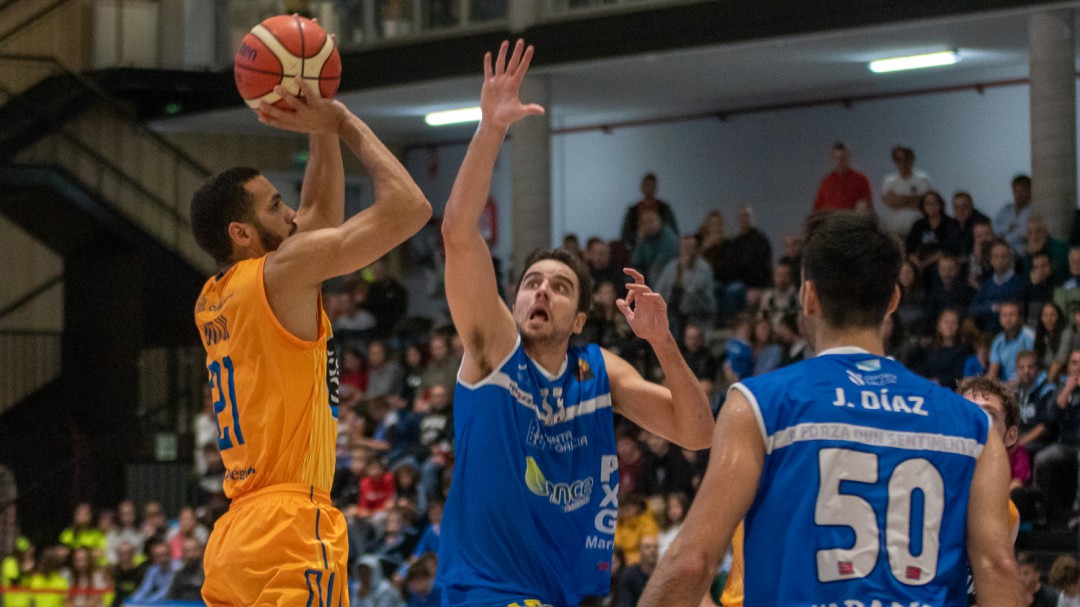 El COB suma la séptima victoria en un partido que se decidió en el último cuarto