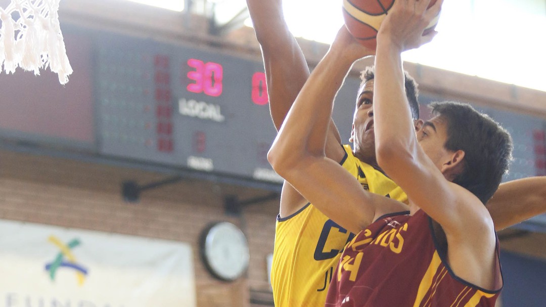 Victoria y liderato para el NCS Alcobendas (65-71)