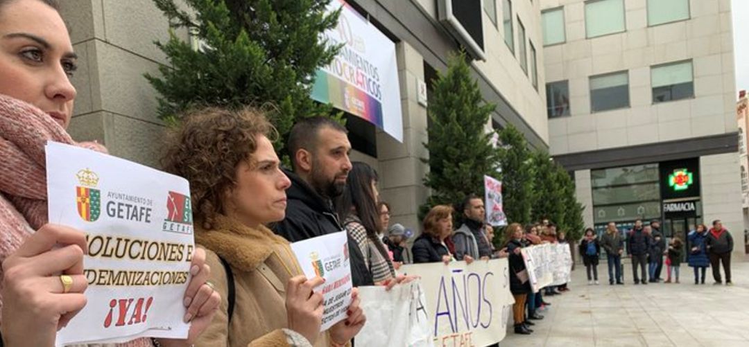 Los afectados han vuelto a concentrarse frente al ayuntamiento Los afectados han vuelto a concentrarse frente al ayuntamiento