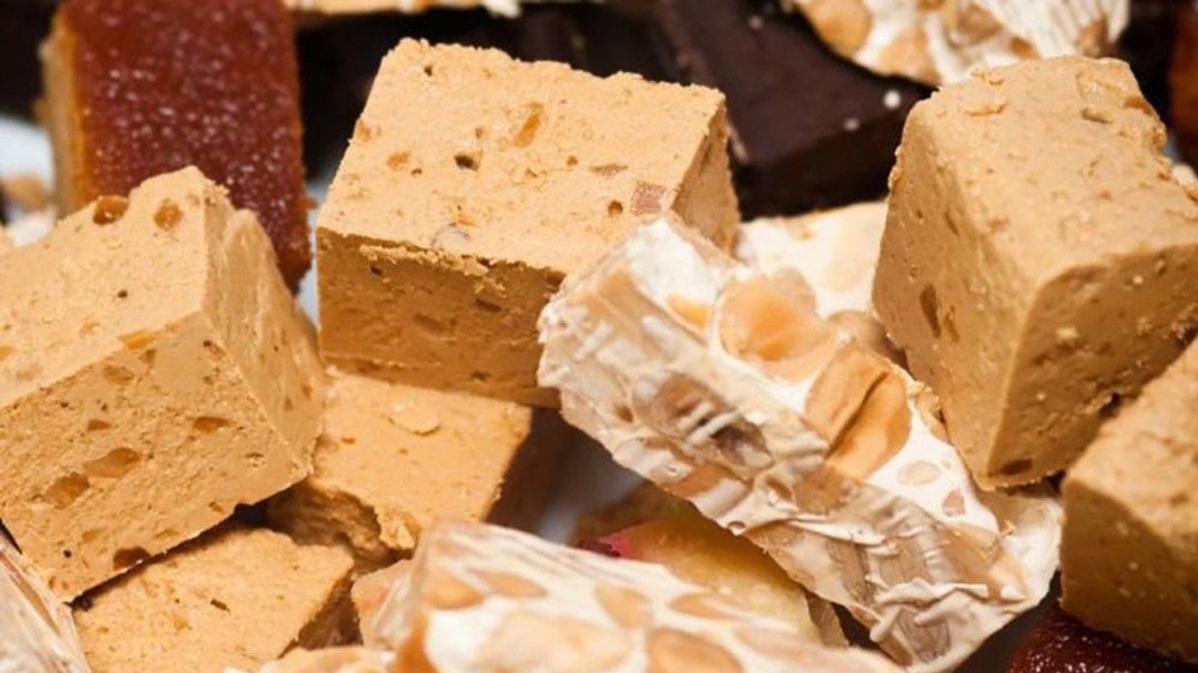 La Navidad pacense se endulza con turrón de Castuera