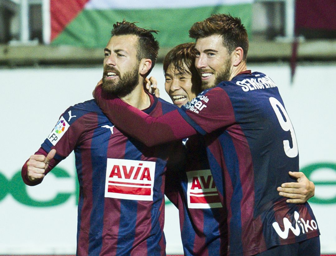 Sergi Enrich y Antonio Luna cuando compartían vestuario en Ipurúa Sergi Enrich y Antonio Luna cuando compartían vestuario en Ipurúa