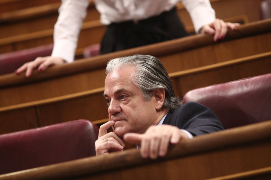 El diputado de Ciudadanos en el Congreso, Marcos de Quinto, durante la sesión de constitución de las Cortes para la XIV Legislatura en el Congreso de los Diputados El diputado de Ciudadanos en el Congreso, Marcos de Quinto, durante la sesión de constitución de las Cortes para la XIV Legislatura en el Congreso de los Diputados