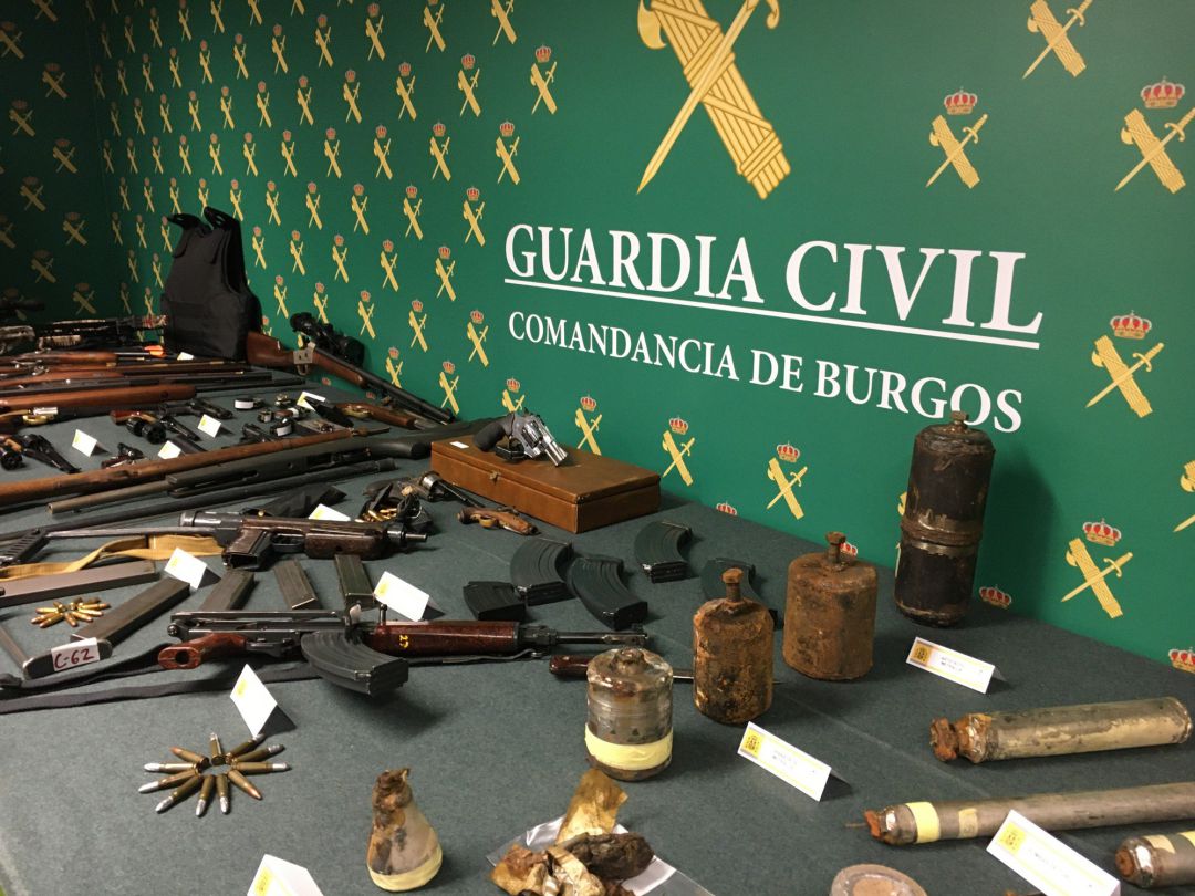 Armas requisadas al vecino de Miranda de Ebro.
Armas requisadas al vecino de Miranda de Ebro.