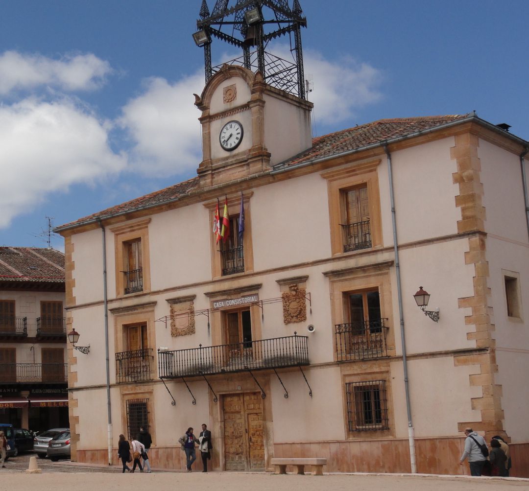 Fachada del Ayuntamiento de Riaza Fachada del Ayuntamiento de Riaza