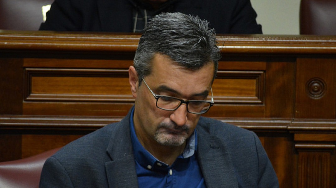 Dimite Marci Acuña por "motivos personales y responsabilidad política"