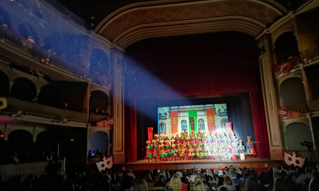 Una actuación en el Concurso Oficial de Agrupaciones del Carnaval de Cádiz en el Teatro Falla Una actuación en el Concurso Oficial de Agrupaciones del Carnaval de Cádiz en el Teatro Falla