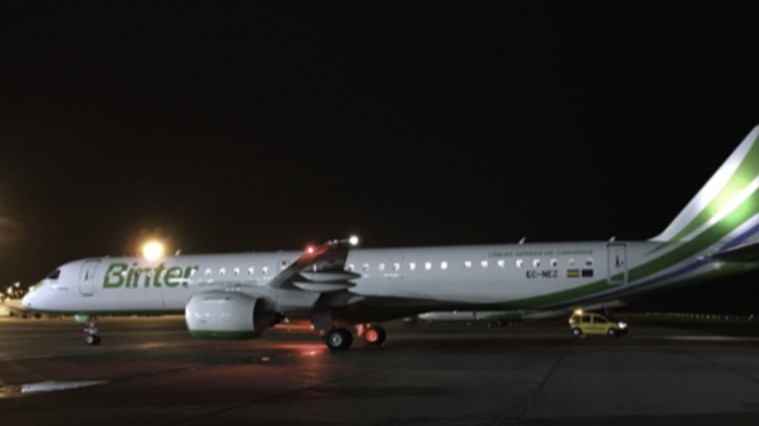 Aterriza en Canarias el Embraer de Binter