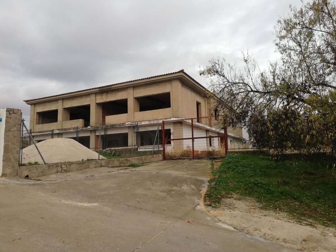 Según los socialistas, la construcción de este edificio ubicado frente al instituto Martín Rivero se encuentran al 70% de su ejecución Según los socialistas, la construcción de este edificio ubicado frente al instituto Martín Rivero se encuentran al 70% de su ejecución