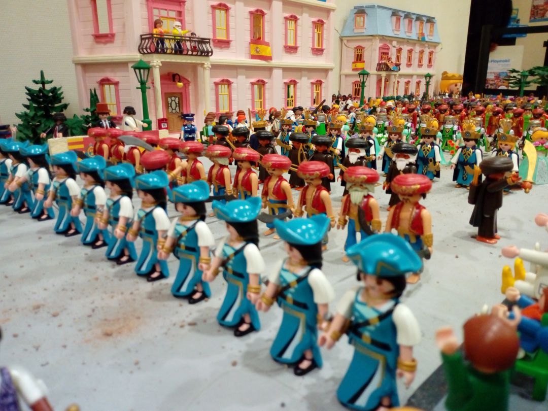 8.000 Playmobil conquistan La Glorieta 8.000 Playmobil conquistan La Glorieta