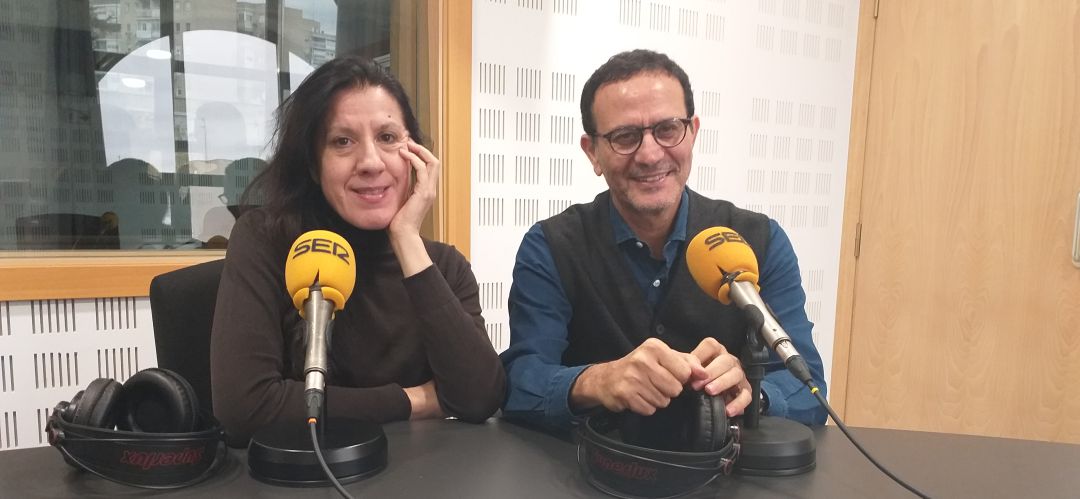 La bailaora María Pagés y El Arbi El Harti, director del Centro Coreográfico María Pagés de Fuenlabrada, en los estudios de SER Madrid Sur. La bailaora María Pagés y El Arbi El Harti, director del Centro Coreográfico María Pagés de Fuenlabrada, en los estudios de SER Madrid Sur.