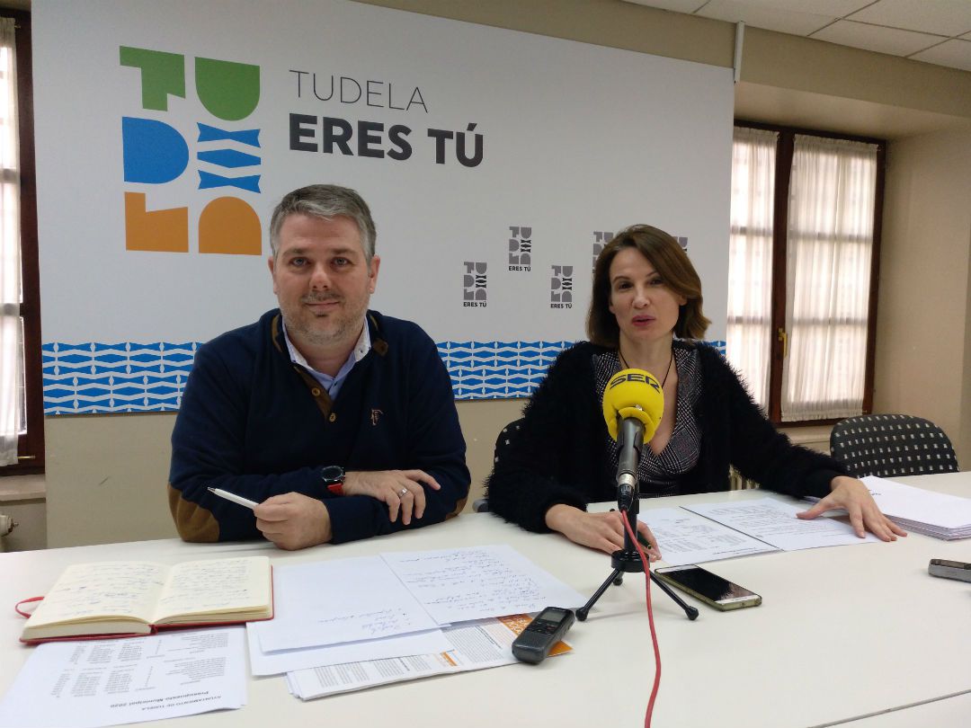 Fernando Ferrer, director del área de Economía y Hacienda; e Irene Royo, concejala de Hacienda Fernando Ferrer, director del área de Economía y Hacienda; e Irene Royo, concejala de Hacienda