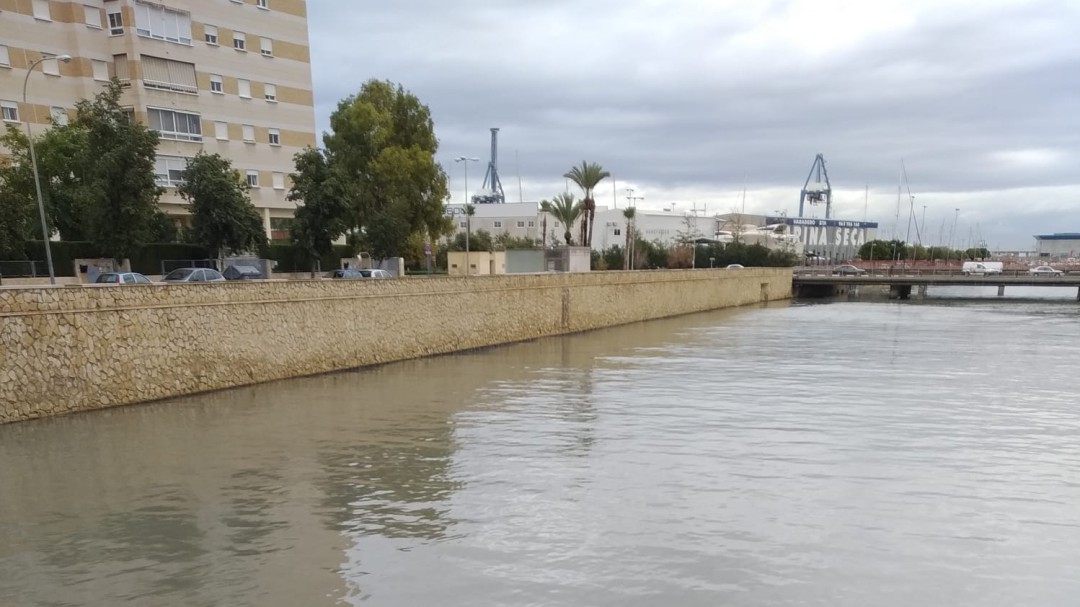 Los vecinos de San Gabriel denuncian vertidos de aguas residuales
