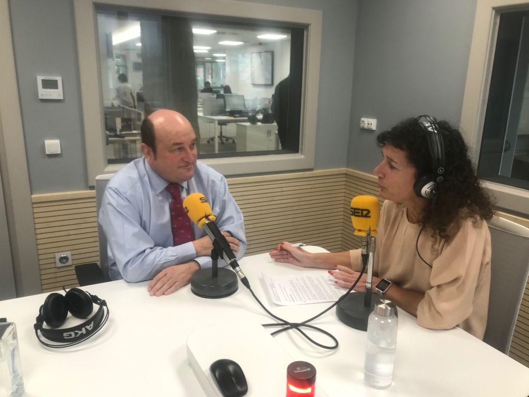 Ortuzar: "El sí del PNV a Sánchez supone un gran esfuerzo y exigiremos contrapartidas" Ortuzar: "El sí del PNV a Sánchez supone un gran esfuerzo y exigiremos contrapartidas"