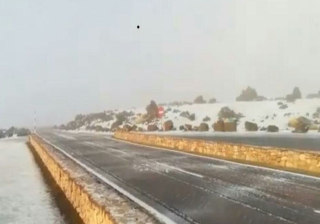 Cerrados los accesos al Parque Nacional del Teide en la TF-21 por heladas
