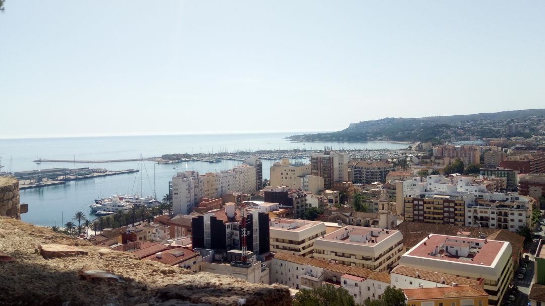 Dénia desde el Castillo. Dénia desde el Castillo.