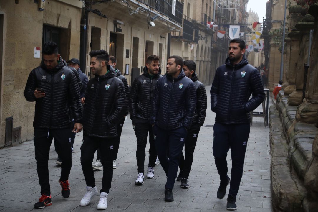 Las dos caras del CD Guijuelo en este 2019 en Segunda B: El CD Guijuelo cierra el 2019 en casa: las dos caras chacineras Las dos caras del CD Guijuelo en este 2019 en Segunda B: El CD Guijuelo cierra el 2019 en casa: las dos caras chacineras