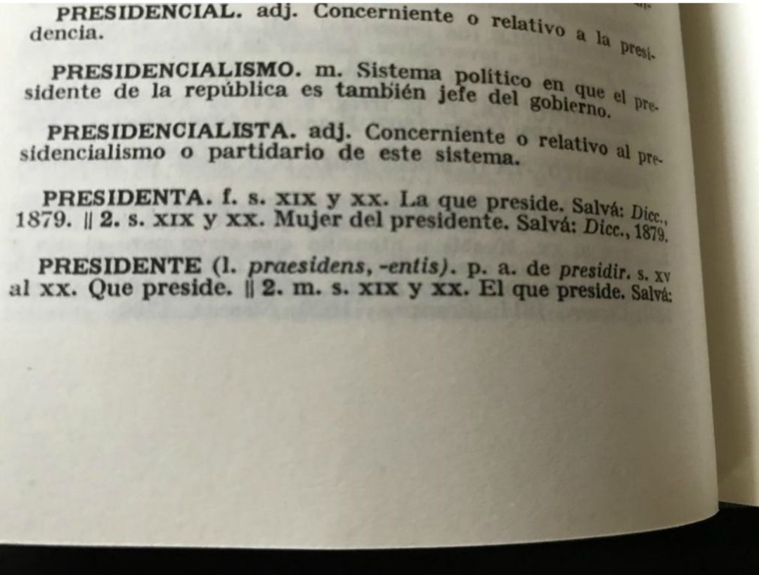 Imagen de la página del diccionario con el significado de presidenta. Imagen de la página del diccionario con el significado de presidenta.