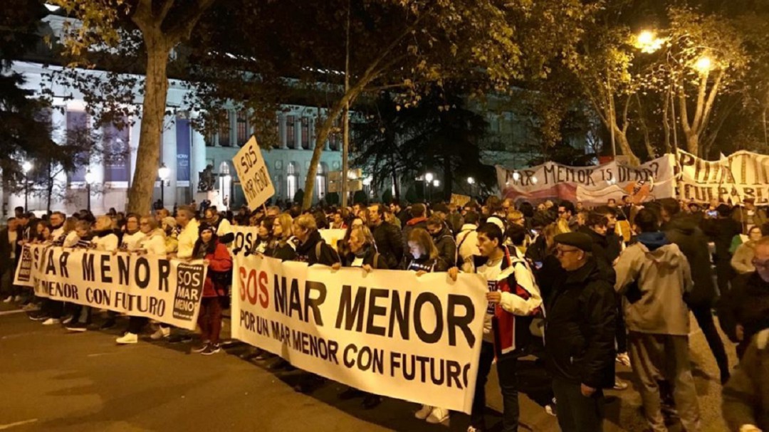 La defensa del Mar Menor, protagonista en la marcha por el clima de Madrid