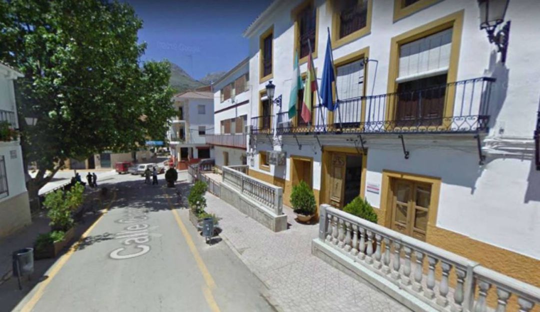 Fachada del Ayuntamiento de Bélmez de la Moraleda Fachada del Ayuntamiento de Bélmez de la Moraleda