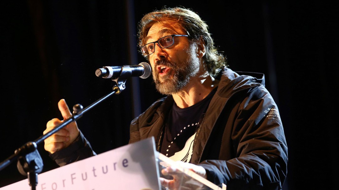 Bardem llama "estúpidos" a Trump y a Almeida: "Deben estar a la altura"
