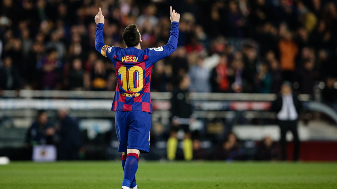 Leo Messi celebra su sexto Balón de Oro con un triplete ante el Mallorca
