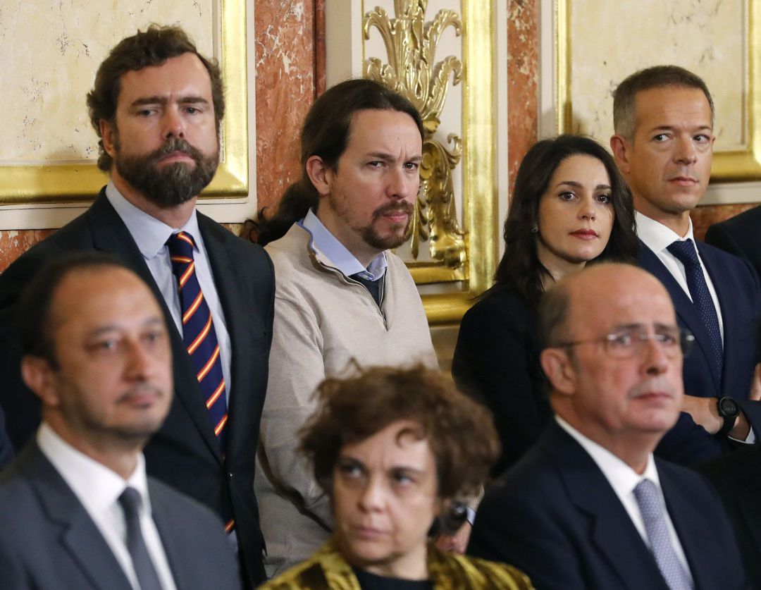 El diputado de Vox Iván Espinosa de los Monteros, el líder de Podemos, Pablo Iglesias, e Inés Arrimadas, de Ciudadanos El diputado de Vox Iván Espinosa de los Monteros, el líder de Podemos, Pablo Iglesias, e Inés Arrimadas, de Ciudadanos