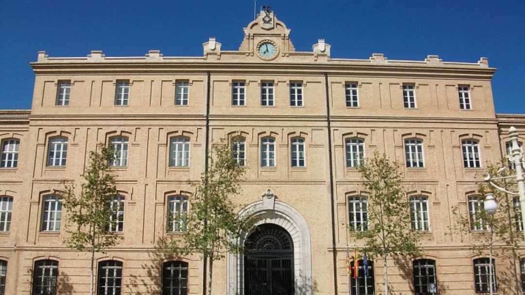El Ayuntamiento de València ahorra 12.000 kilovatios de energía gracias a las placas solares de Tabacalera