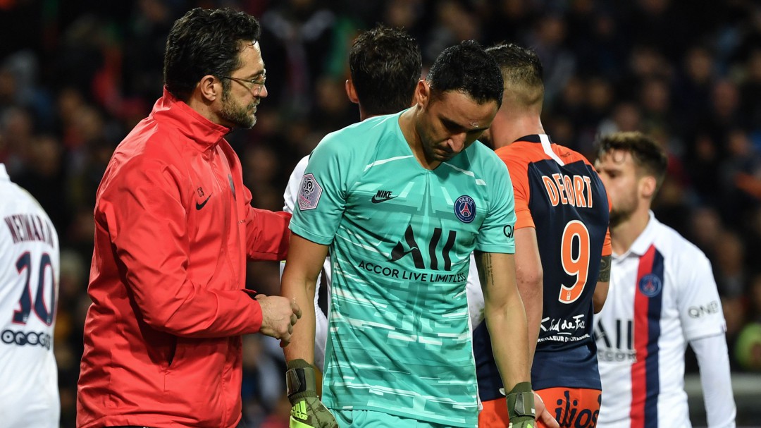 Keylor Navas, alcanzado por un botellazo de los ultras del Montpellier