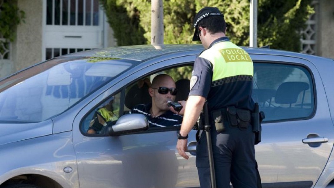 La Policía Local inicia una campaña de prevención y vigilancia del consumo del alcohol y drogas al volante