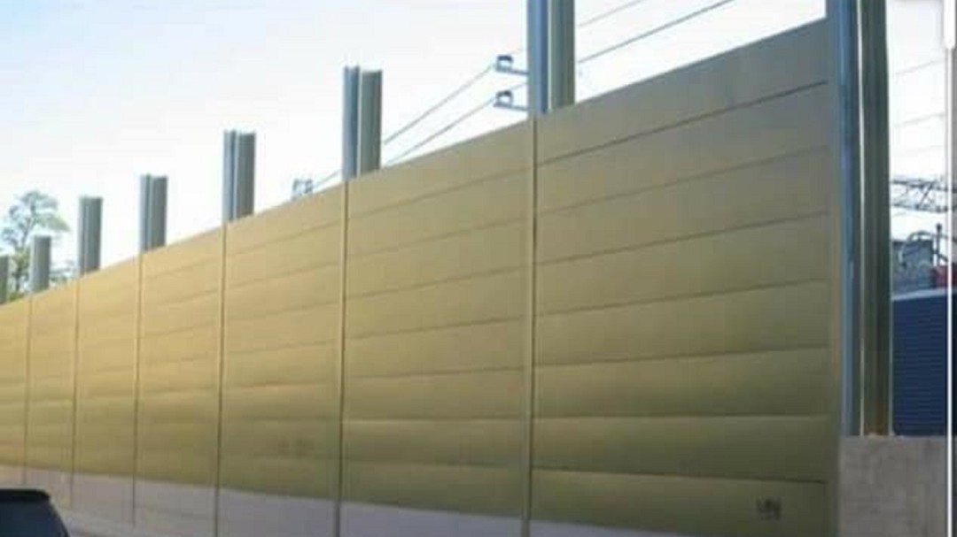 Recogen firmas contra el apantallamiento del AVE en Venta de Baños