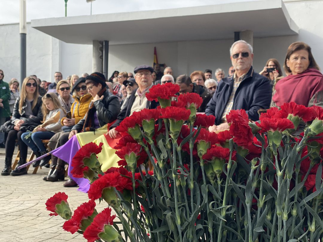 Familiares en el acto del cementerio de la Salud. Familiares en el acto del cementerio de la Salud.