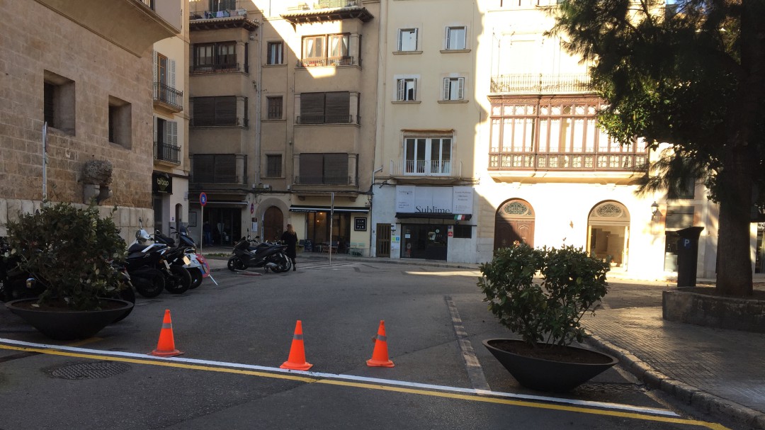 Se cierran al tráfico la calle Unió y la Plaça del Mercat