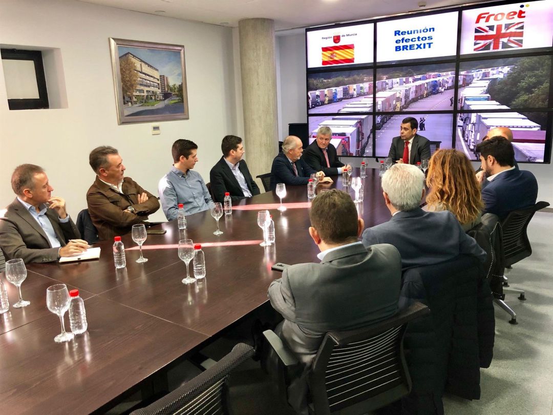 Murcia propone a la UE que los autores de los cortes de carretera en Cataluña paguen las pérdidas Murcia propone a la UE que los autores de los cortes de carretera en Cataluña paguen las pérdidas